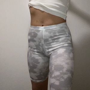 NEW W TAGS PrettyLittleThing white tie dye shorts